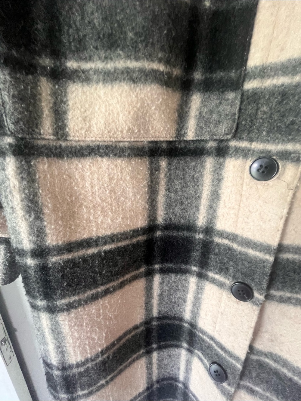 H&M Beige and Black Plaid Shacket - Picture 5 of 5
